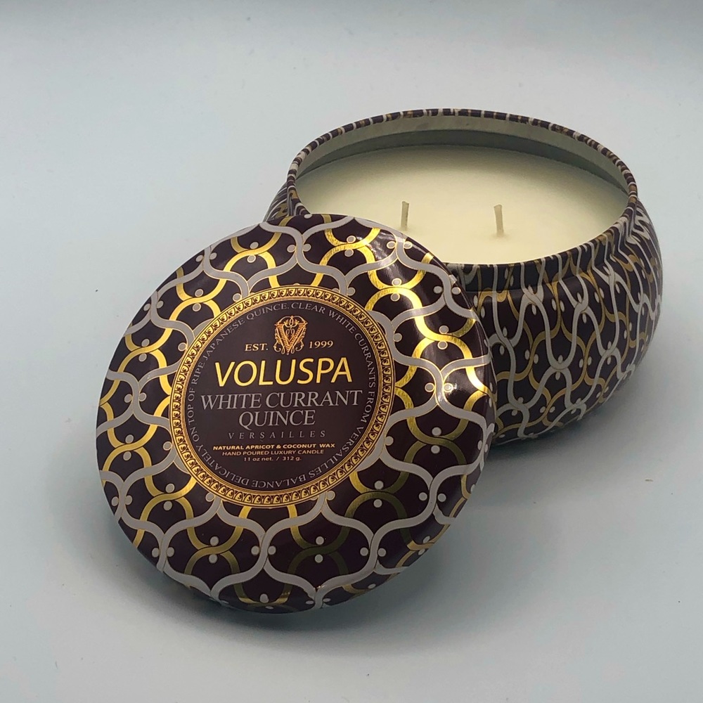 ** MAISON ROUGE** VOLUSPA 2-WICK SCENTED CANDLE - WHITE CURRANT QUINCE